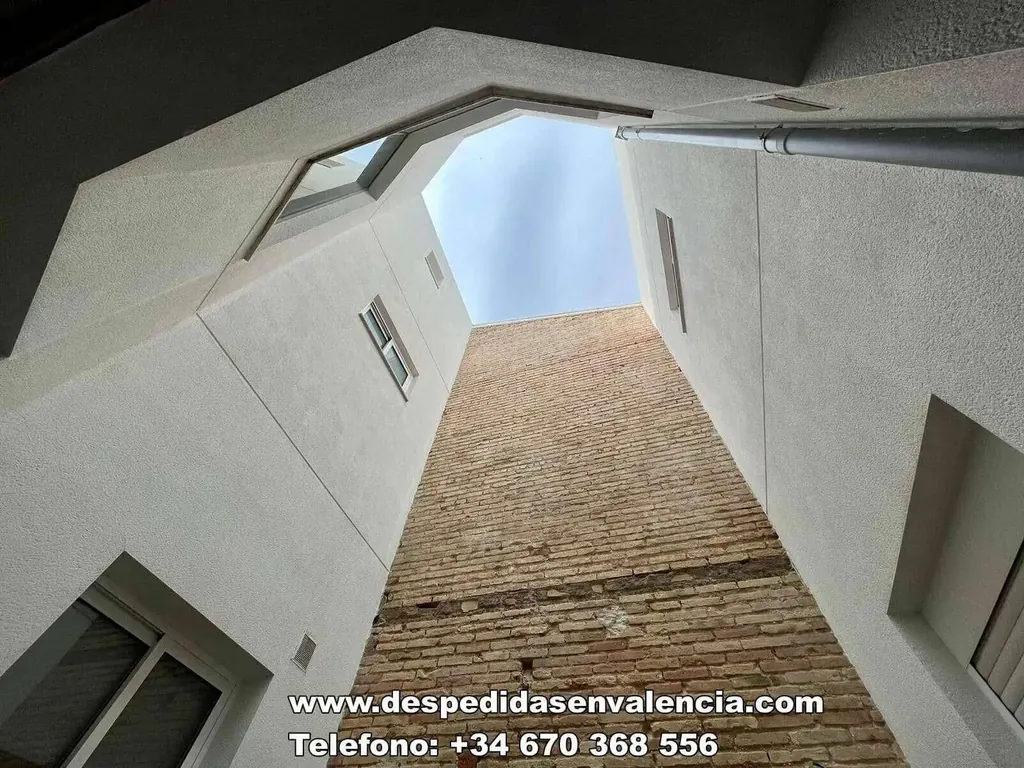 Hen party accommodation Valencia: beachfront villa for large groups