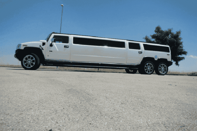Limusina Hummer de 12 plazas para celebraciones