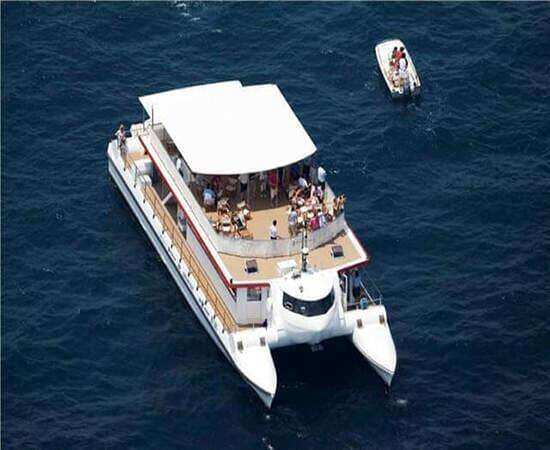 Shared catamaran party for groups in Valencia